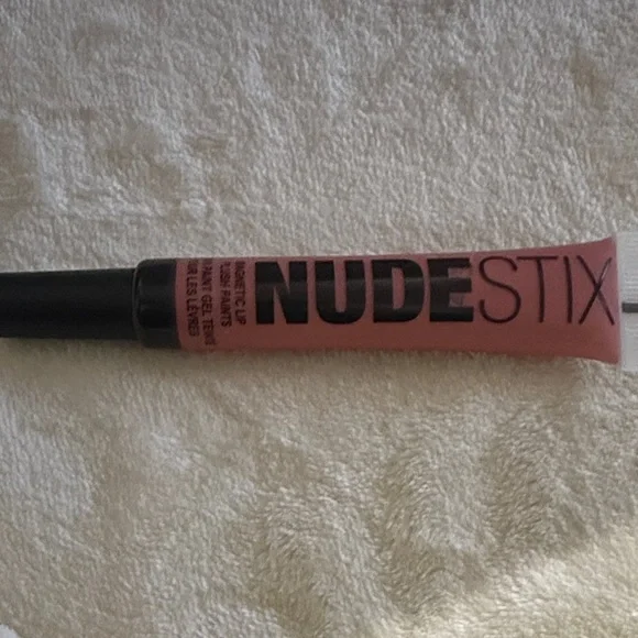 NUDESTIX Lip , cheek or eye liquid color - Soft Pink - Picture 3 of 3